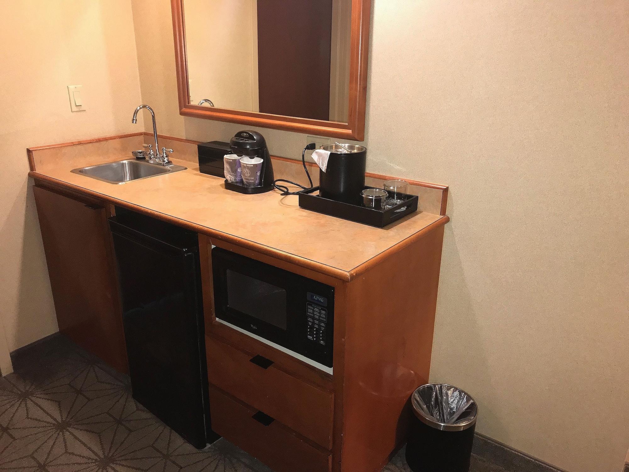 Embassy Suites By Hilton Portland Airport Εξωτερικό φωτογραφία