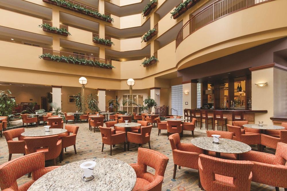 Embassy Suites By Hilton Portland Airport Εξωτερικό φωτογραφία