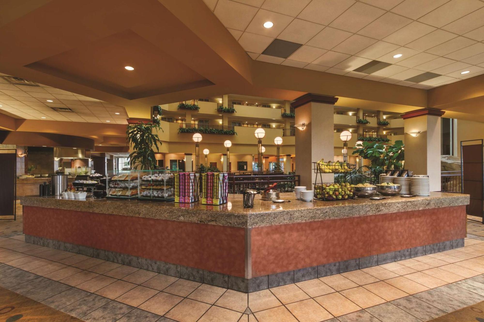 Embassy Suites By Hilton Portland Airport Εξωτερικό φωτογραφία