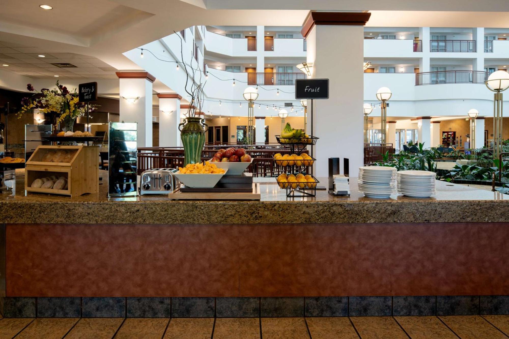 Embassy Suites By Hilton Portland Airport Εξωτερικό φωτογραφία