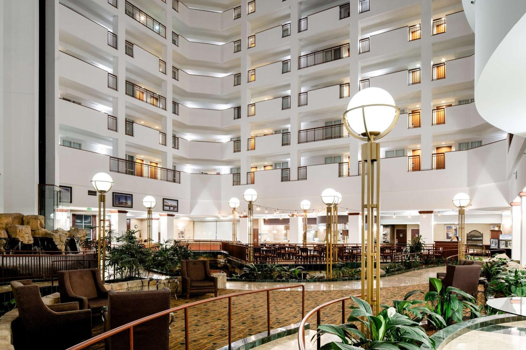 Embassy Suites By Hilton Portland Airport Εξωτερικό φωτογραφία